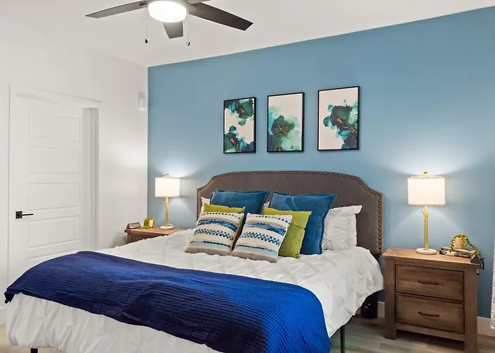 Appartement Near Mayo Sunny Retreat Heated Pool & King Bed *