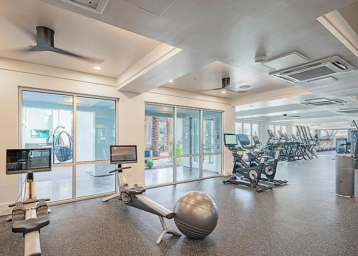 Near Mayo Sunny Retreat Heated Pool & King Bed Appartement Scottsdale